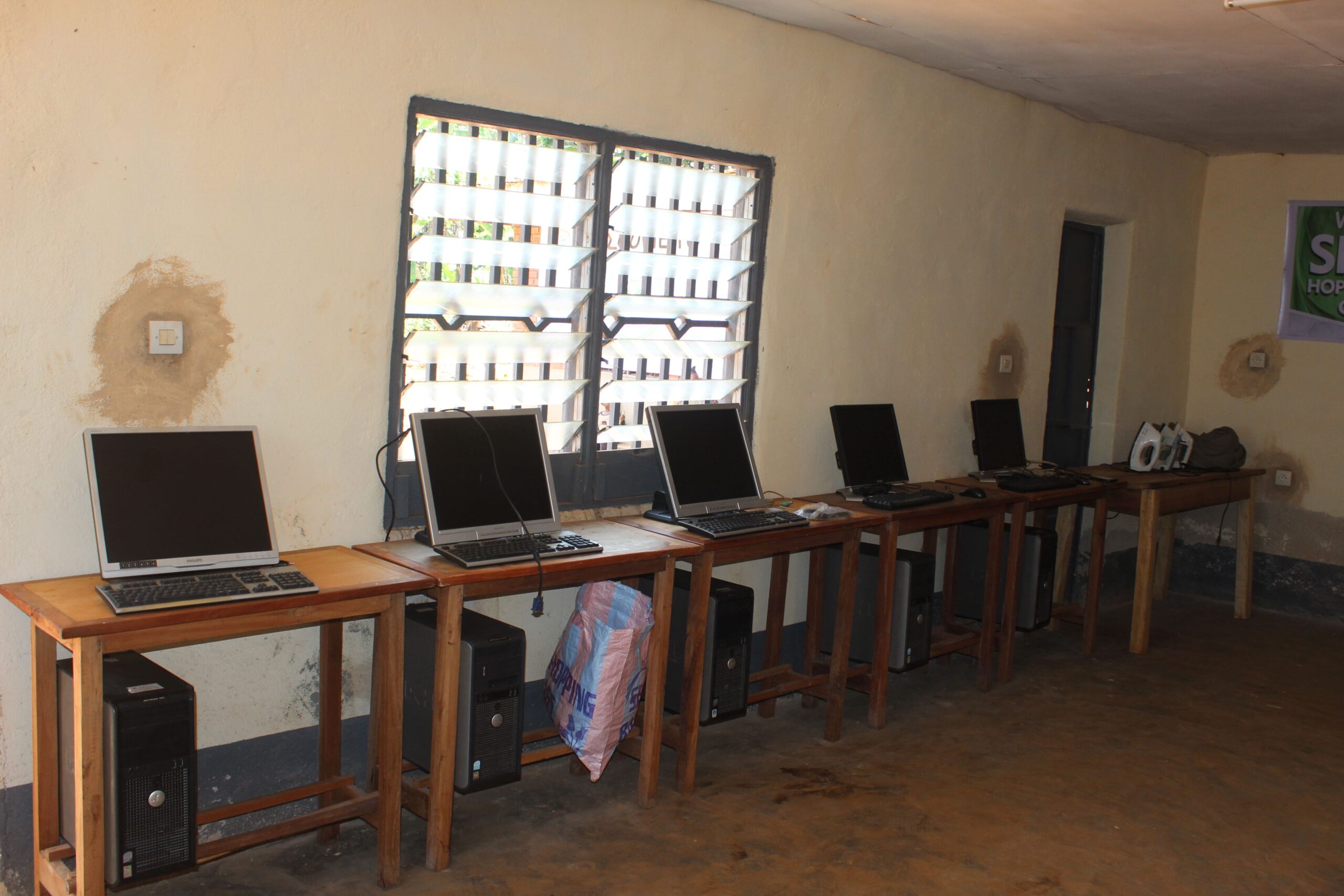 Shelter computer lab